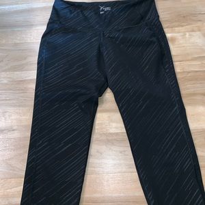 Old Navy Pants - Old Navy activewear Capri Old Navy Pants - Old Navy activewear Capri